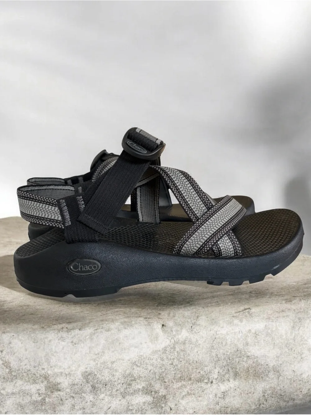 Men's CHACO Outdoor Strap Sandals - Black and Gray Nearly New Size 10